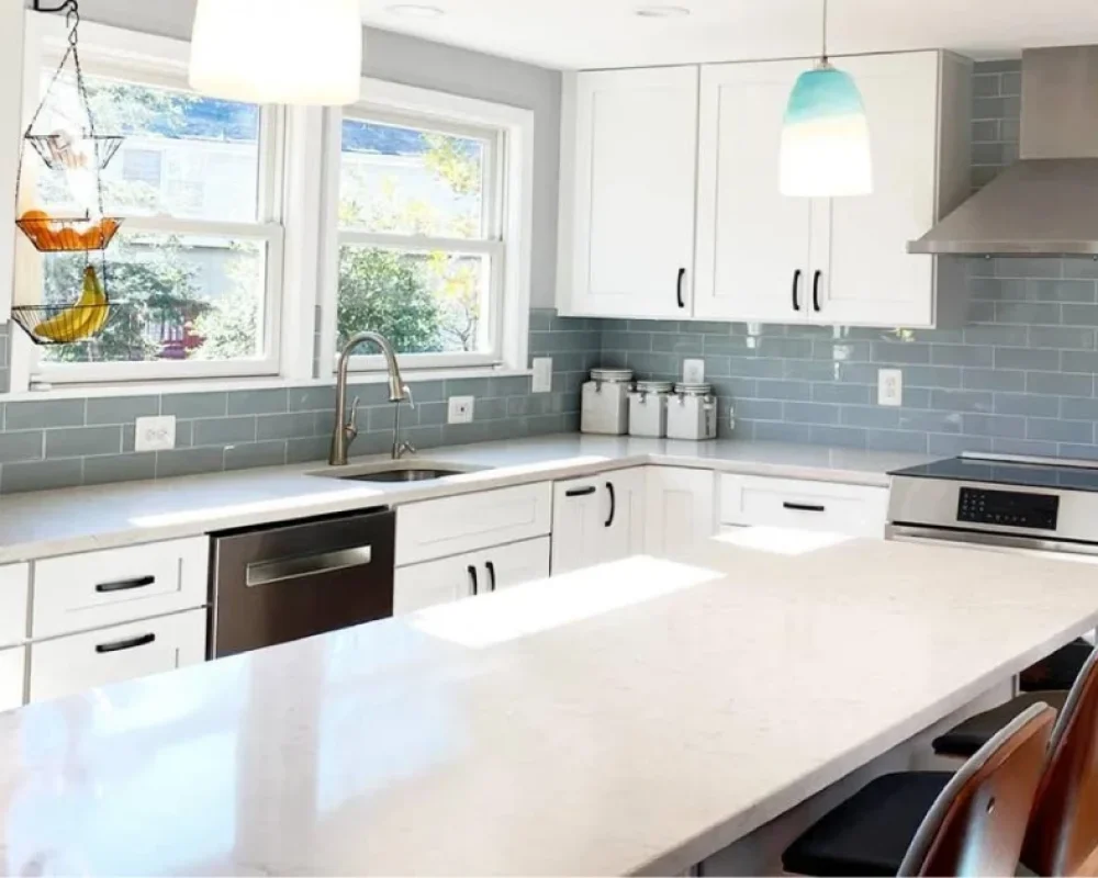 Functional-Kitchen-With-Quartz-Countertop-and-Island-in-Herndon-VA-2